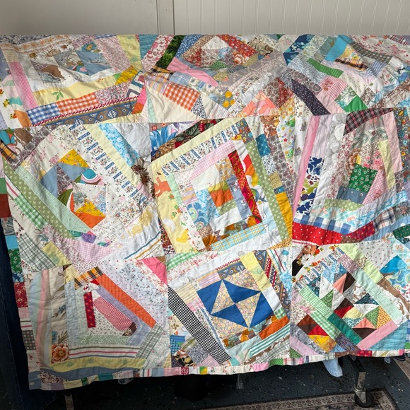 Vintage Other - Patchwork Quilt with Multicolor Design